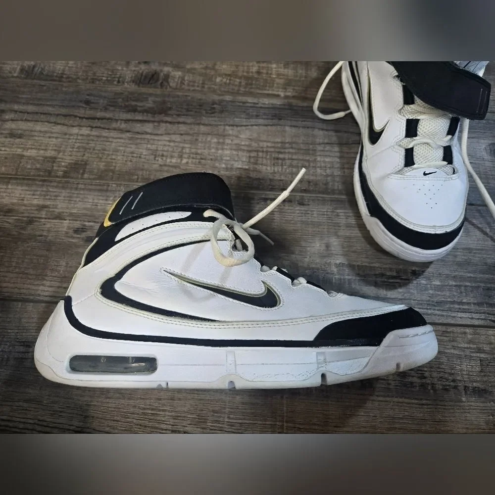 Nike Air Elite Basketball Athletic Sneakers Womens 9 Mens 7.5 White Black